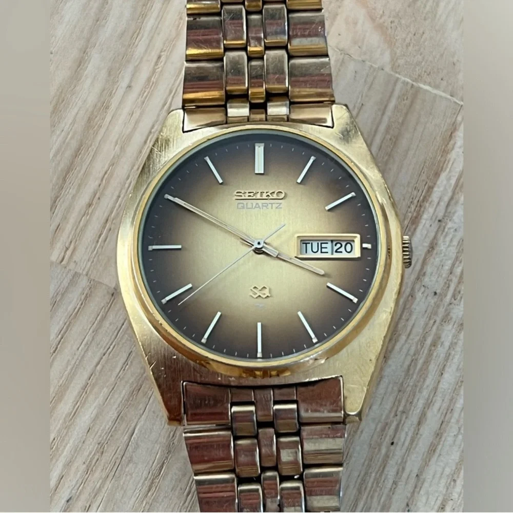 Seiko SQ RARE Vintage Men's Watch Gold Ombre Dial Date Window Gold-Tone Bracelet